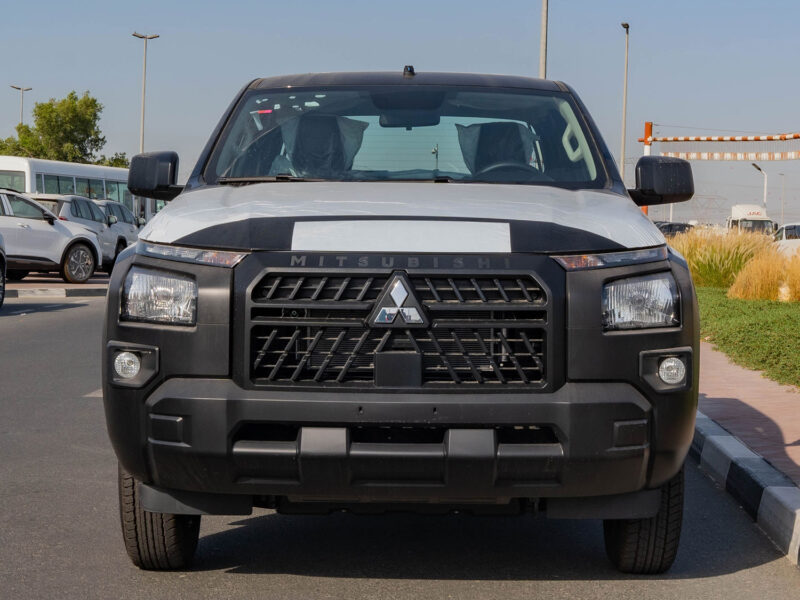 2025 Mitsubishi L200 GL 2.4-liter 4-cylinder Petrol Engine Black Pickup Truck GCC MT