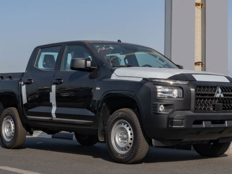 2025 Mitsubishi L200 GL 2.4-liter 4-cylinder Petrol Engine Black Pickup Truck GCC MT