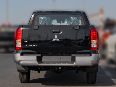 2025 Mitsubishi L200 GL 2.4-liter 4-cylinder Petrol Engine Black Pickup Truck GCC MT