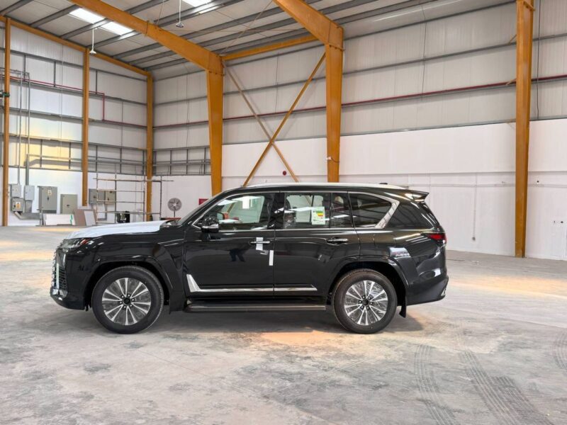 2025 LEXUS LX500D 3.3-liter Twin-Turbo Diesel V6 Engine Black Red SUV GCC Specs Automatic