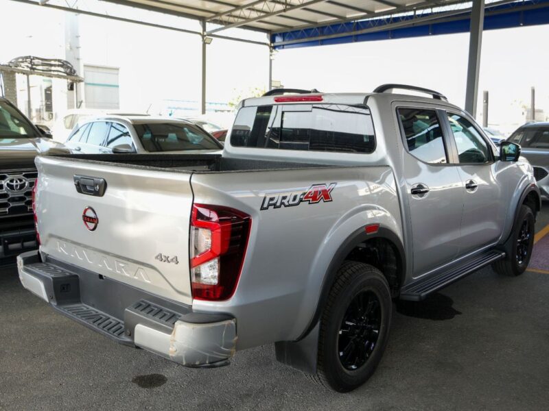 2025 NISSAN NAVARA DC PRO4X 4X4 2.5L 4 Cylinders Diesel Engine Silver Black Pickup Truck