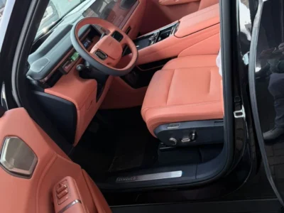 2025 Lynk and Co 900 ULTRA FLAGSHIP 1.5 Litres PLUG-IN HYBRID 4 Cylinders Black Orange SUV