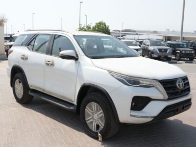 2026 TOYOTA FORTUNER EXR 2.7L 4 Cylinders PETROL Engine White Tan SUV GCC Specs