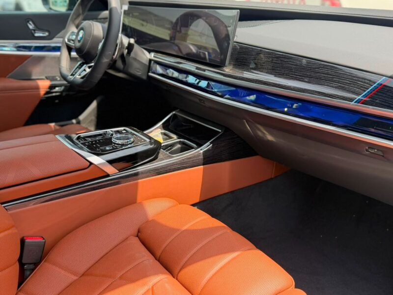 2026 BMW 735i MASTERCLASS M SPORT PACKAGE 3.0L 6 Cylinders Hybrid Black Tan Sedan