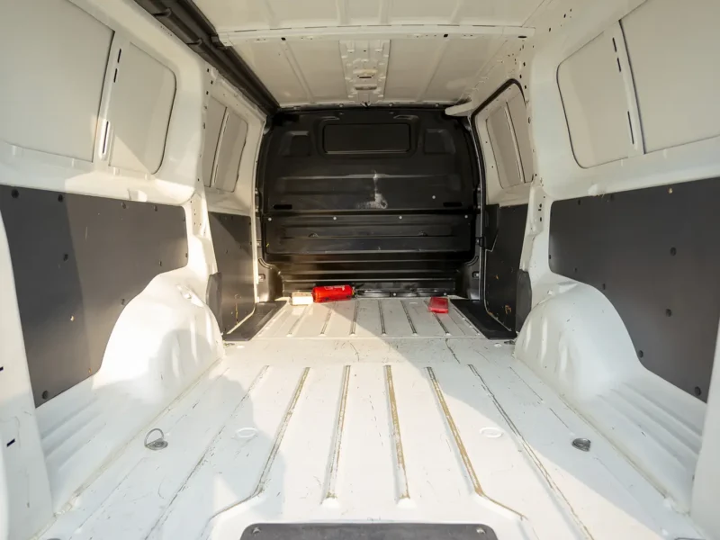 2021 Peugeot Expert L3 2.0 Litres 4 Cylinders Diesel Engine White Black Panel Van GCC Specs