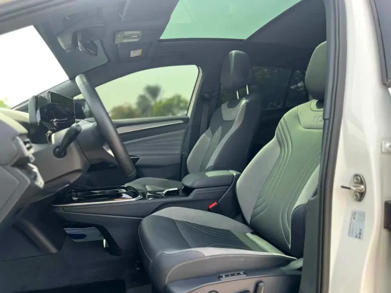 2021 Volkswagen ID.4 Crozz Pro Electric Vehicle White Grey SUV GCC Specs Automatic