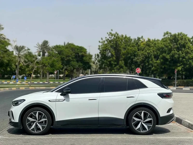 2021 Volkswagen ID.4 Crozz Pro Electric Vehicle White Grey SUV GCC Specs Automatic