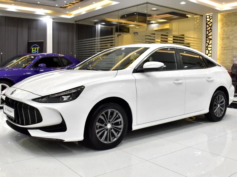 2025 MG MG5 Deluxe 4 Cylinders Petrol Engine White Black Sedan Chinese Specs Automatic