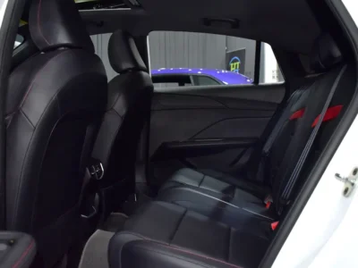 2025 MG MG5 Deluxe 4 Cylinders Petrol Engine White Black Sedan Chinese Specs Automatic