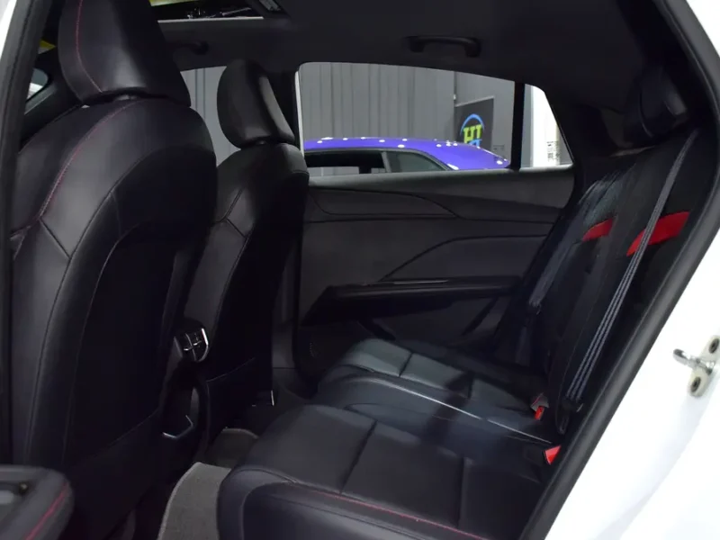 2025 MG MG5 Deluxe 4 Cylinders Petrol Engine White Black Sedan Chinese Specs Automatic