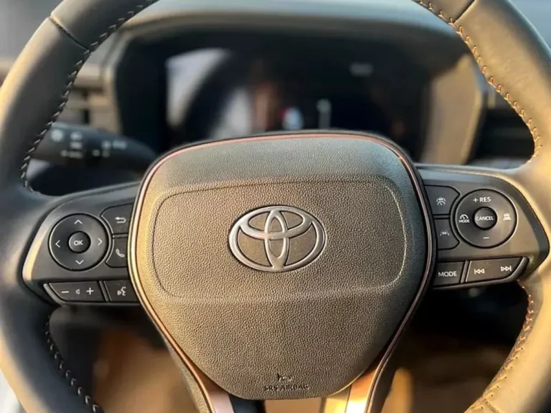 2026 Toyota Corolla Cross GLI ELITE 2.0L 4 Cylinders Hybrid Engine White Black SUV Chinese Specs
