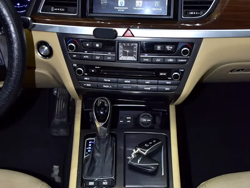 2016 Hyundai Genesis Prestige 6 Cylinders Petrol Engine White Beige Sedan GCC Specs Automatic