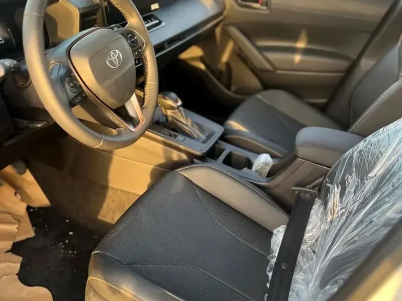 2026 Toyota Corolla Cross GLI ELITE 2.0L 4 Cylinders Hybrid Engine White Black SUV Chinese Specs