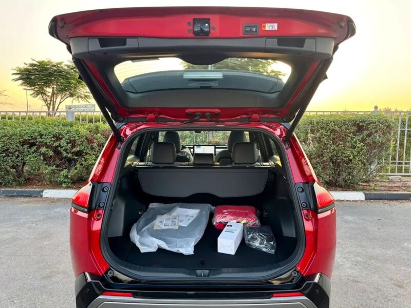2026 Toyota RAV 4 VXR 2.5-liter 4-cylinder Hybrid Engine Red Black SUV GCC Specs Automatic