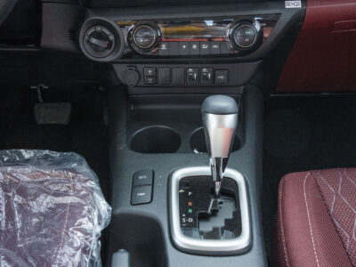 2026 Toyota Hilux DC 2.7 L 4 Cylinders Petrol Engine White Red Pickup Truck GCC Specs Automatic