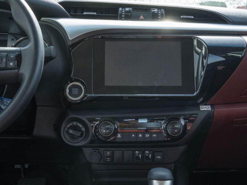 2026 Toyota Hilux DC 2.7 L 4 Cylinders Petrol Engine White Red Pickup Truck GCC Specs Automatic