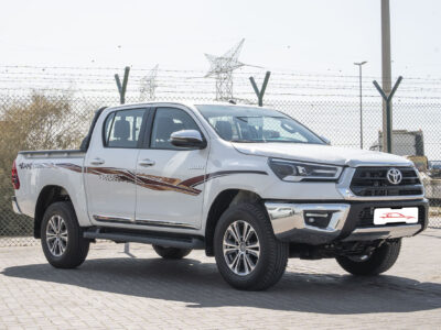 2026 Toyota Hilux DC 2.7 L 4 Cylinders Petrol Engine White Red Pickup Truck GCC Specs Automatic