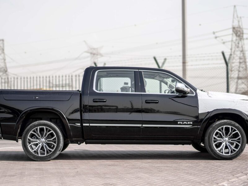 2025 Ram 1500 Tungsten 3.0 L I‑6 Hurricane Twin‑Turbo Petrol Engine Black Beige Pickup Truck GCC
