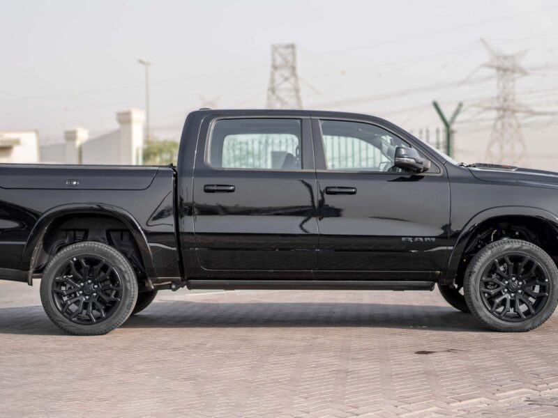 2025 RAM 1500 Limited 3.0 L Hurricane Inline‑six High-Output Twin-Turbo Engine Black Pickup Truck
