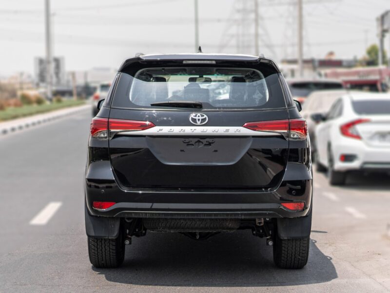 2026 Toyota Fortuner 2.7 L Inline‑4 Petrol Engine Black SUV GCC Specs Automatic 4WD