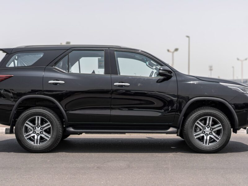 2026 Toyota Fortuner 2.7 L Inline‑4 Petrol Engine Black SUV GCC Specs Automatic 4WD