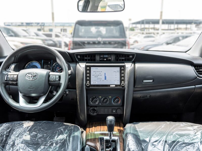 2026 Toyota Fortuner 2.7 L Inline‑4 Petrol Engine Black SUV GCC Specs Automatic 4WD