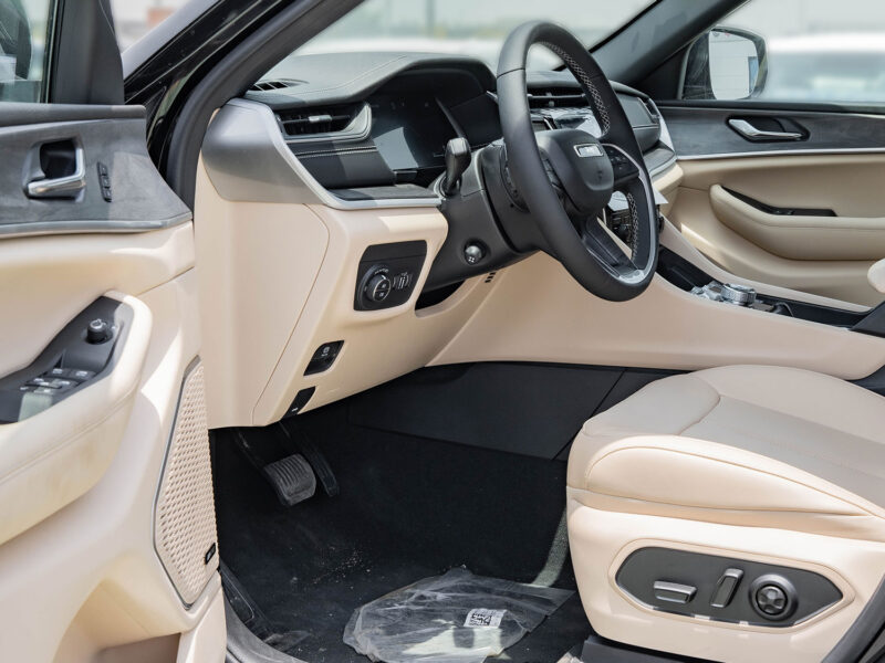 2025 Jeep Grand Cherokee 3.6 Litres Pentastar V6 Naturally Aspirated Black Beige SUV GCC Specs