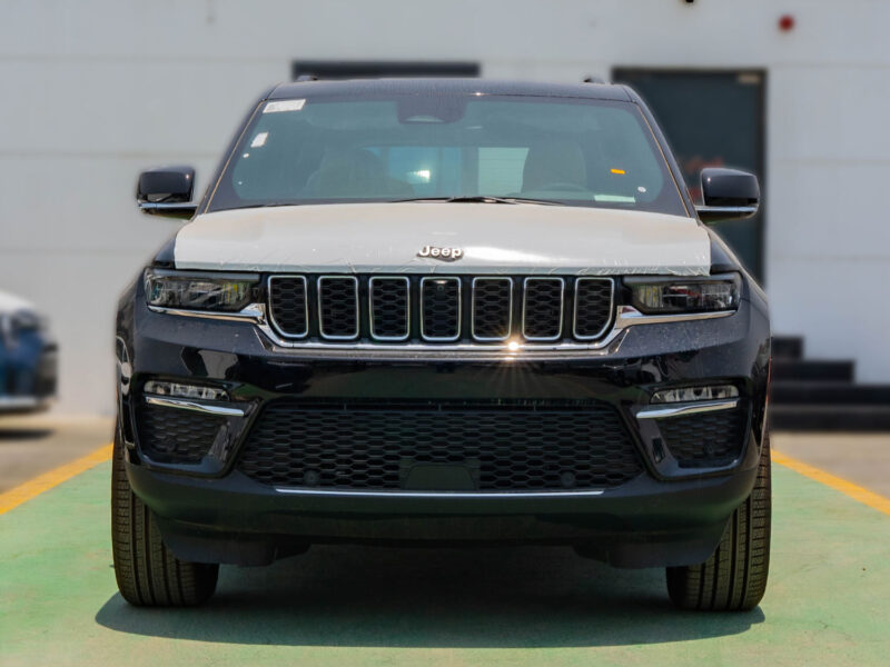 2025 Jeep Grand Cherokee 3.6 Litres Pentastar V6 Naturally Aspirated Black Beige SUV GCC Specs