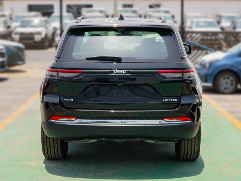 2025 Jeep Grand Cherokee 3.6 Litres Pentastar V6 Naturally Aspirated Black Beige SUV GCC Specs
