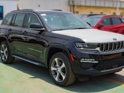 2025 Jeep Grand Cherokee 3.6 Litres Pentastar V6 Naturally Aspirated Black Beige SUV GCC Specs