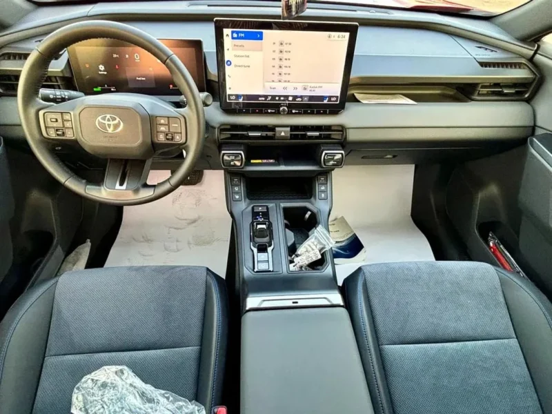 2026 Toyota RAV 4 VXR 2.5-liter 4-cylinder Hybrid Engine Red Black SUV GCC Specs Automatic