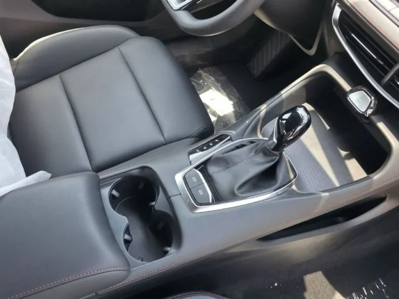 2026 MG 5 LUX 1.5 Litres 4 Cylinders Petrol Engine White Black Sedan Chinese Specs Automatic