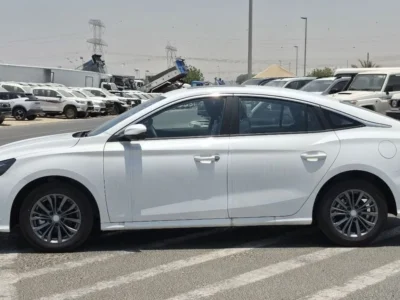 2026 MG 5 LUX 1.5 Litres 4 Cylinders Petrol Engine White Black Sedan Chinese Specs Automatic