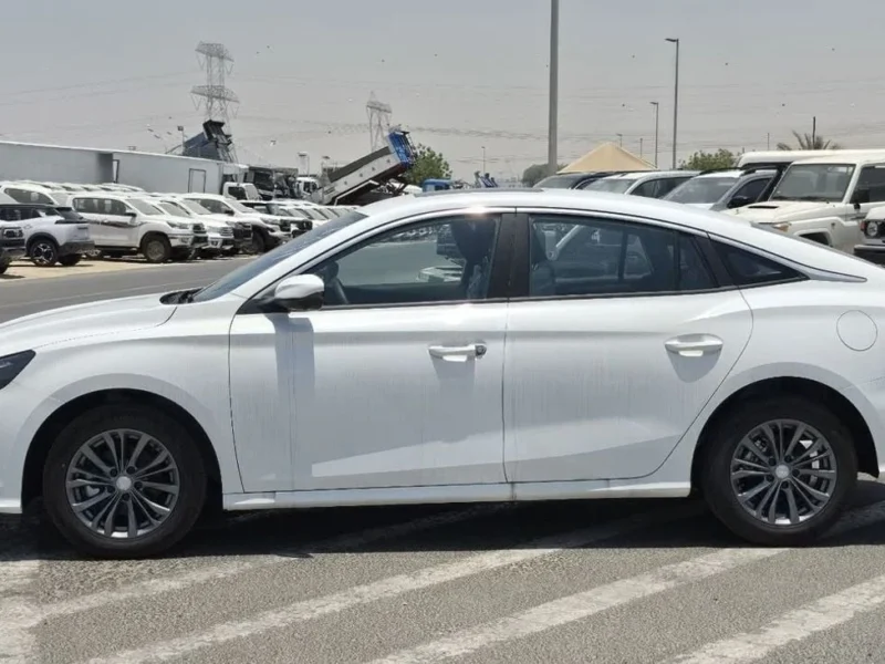 2026 MG 5 LUX 1.5 Litres 4 Cylinders Petrol Engine White Black Sedan Chinese Specs Automatic