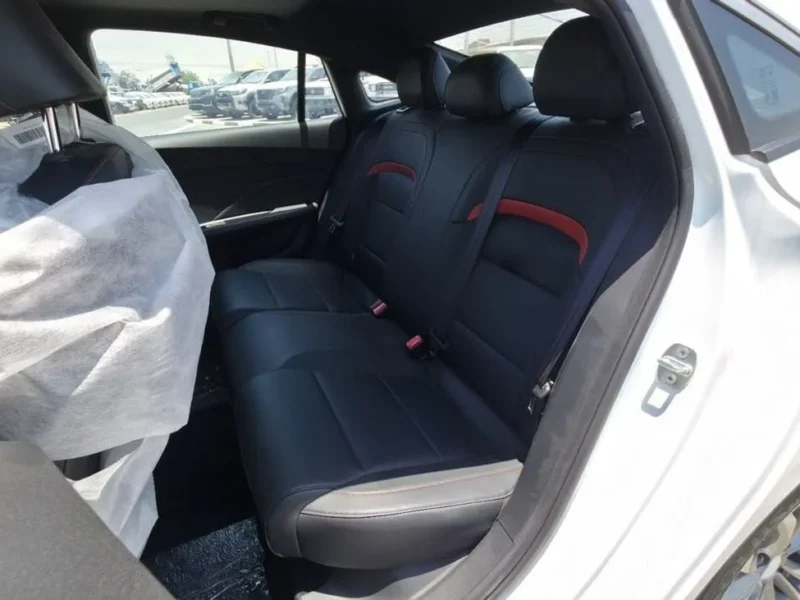 2026 MG 5 LUX 1.5 Litres 4 Cylinders Petrol Engine White Black Sedan Chinese Specs Automatic