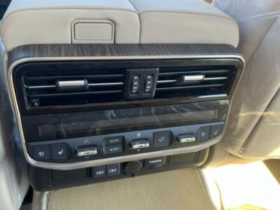 2022 Toyota Land Cruiser VXR 3.5L Twin turbo 6 Cylinders Petrol Engine White Beige SUV GCC