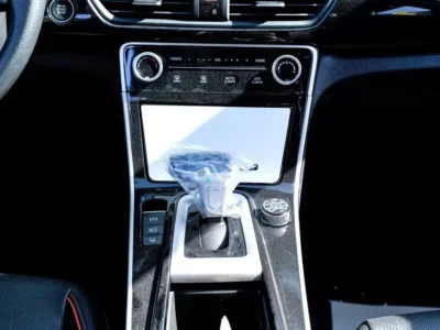 2025 Kia Seltos SX 1.5 Litres 4 Cylinders Petrol Engine White Black SUV Chinese Specs Base Model