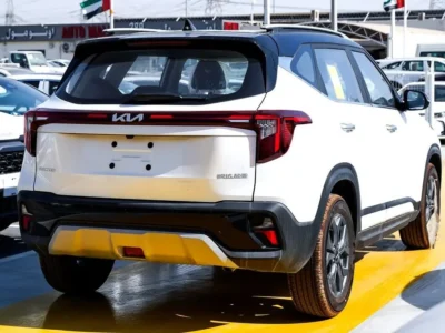 2025 Kia Seltos SX 1.5 Litres 4 Cylinders Petrol Engine White Black SUV Chinese Specs Base Model