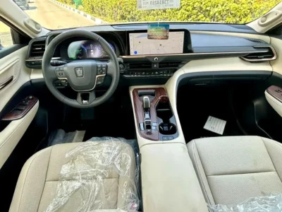 2026 Toyota Crown Platinum 2.5 Litres 4 Cylinders HYBRID Engine White Beige SUV GCC Specs