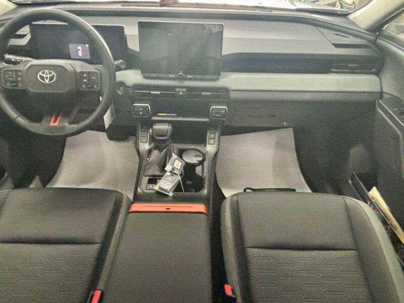 2026 Toyota RAV 4 ADVENTURE 2.5L 4 Cylinders Hybrid Engine White Black SUV GCC Specs