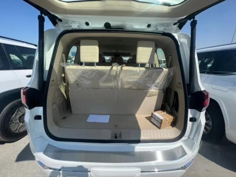 2022 Toyota Land Cruiser VXR 3.5L Twin turbo 6 Cylinders Petrol Engine White Beige SUV GCC