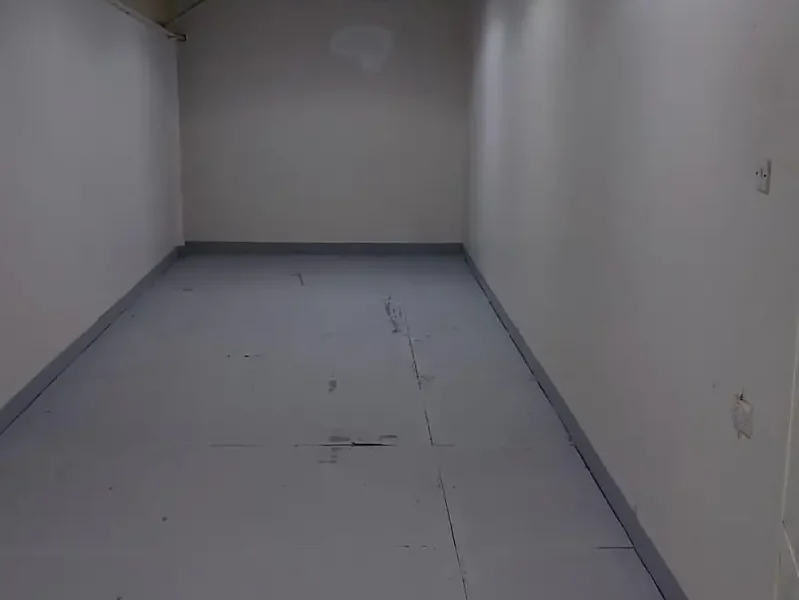 Al Quoz Industrial Area 4 1565 SQFT STORAGE WAREHOUSE AVAILABLE FOR RENT IN ALQ UOZ(BK)