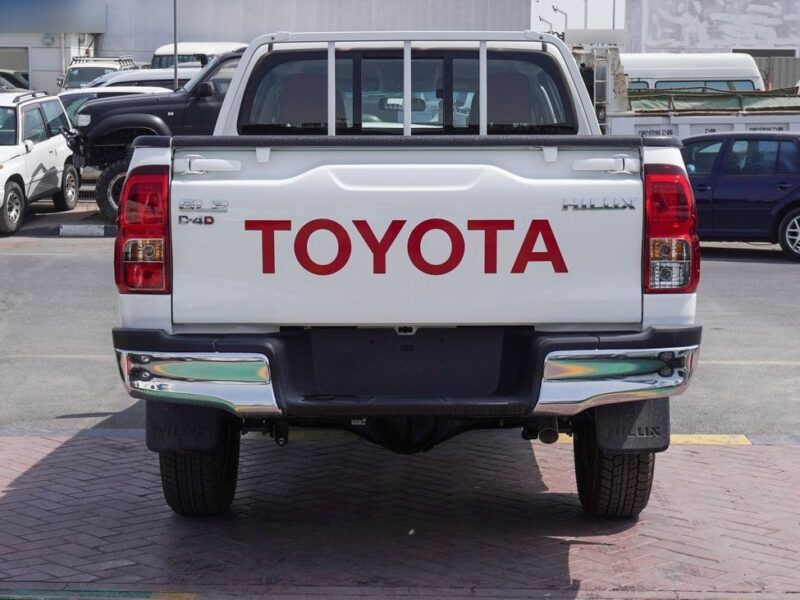2025 Toyota Hilux GLX GL-2 D-4D 2.4L 4 Cylinders Diesel Engine White Burgundy Pickup Truck