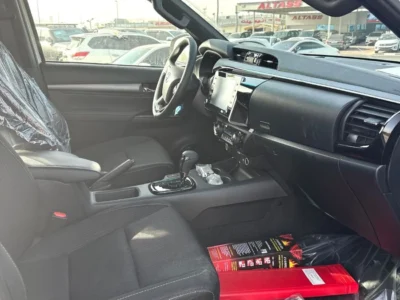 2025 Toyota Hilux Adventure 4.0 Litres V6 Petrol Engine White Black Pickup Truck GCC Specs