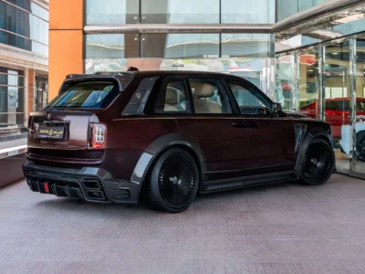 2020 Rolls Royce Cullinan BLACK BADGE KEYVANY 6.75 Litres 12 Cylinders Red Beige SUV
