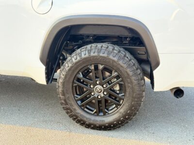 2022 TOYOTA TUNDRA CREWMAX SR5 3.5 Litres V6 Petrol Engine White Black Pickup Truck
