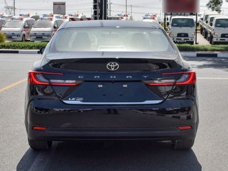 2025 Toyota Camry LE 2.5 Litres 4 Cylinders Petrol Engine Black Beige Sedan GCC Specs