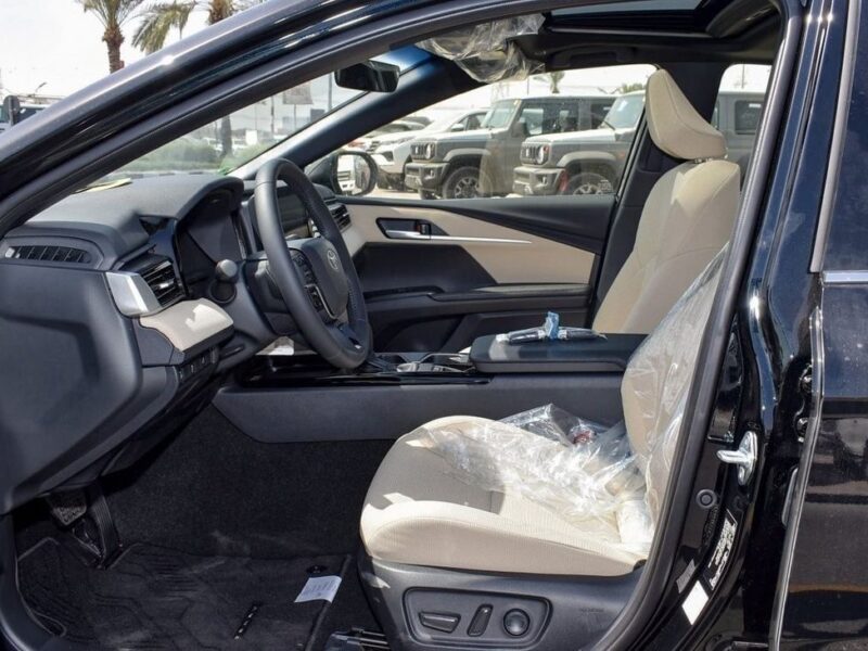 2025 Toyota Camry LE 2.5 Litres 4 Cylinders Petrol Engine Black Beige Sedan GCC Specs