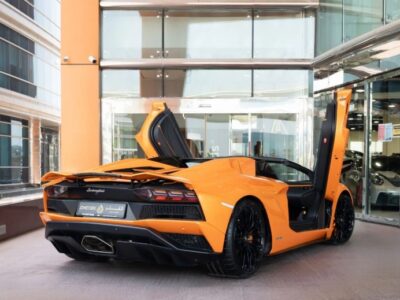 2020 LAMBORGIIHINI AVENTADOR S ROADSER 6.75L 12 Cylinders Orange Black Convertible GCC Specs