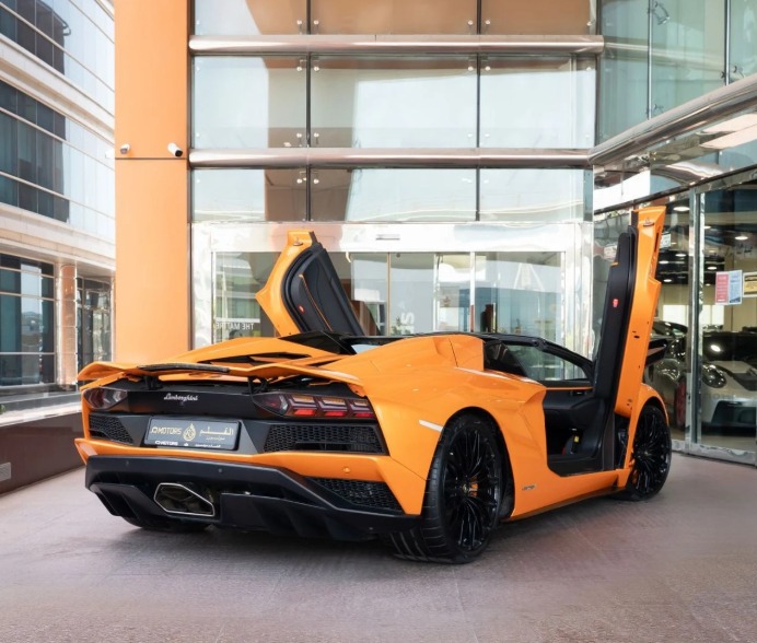 2020 LAMBORGIIHINI AVENTADOR S ROADSER 6.75L 12 Cylinders Orange Black Convertible GCC Specs
